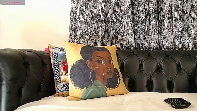 santa queenn online show from February 26, 12:03 pm