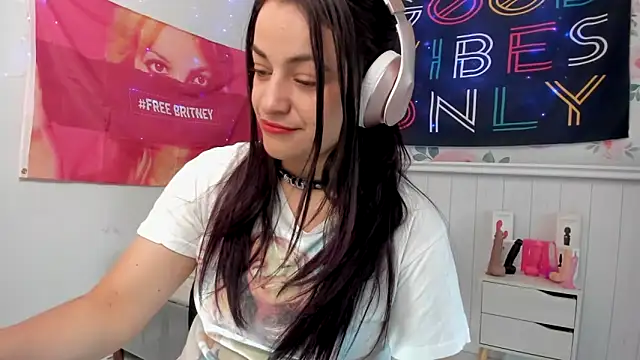 Snapshot of LovelyAzucena chatting on October 8, 1:53 pm LovelyAzucena online show from October 8, 1:53 pm