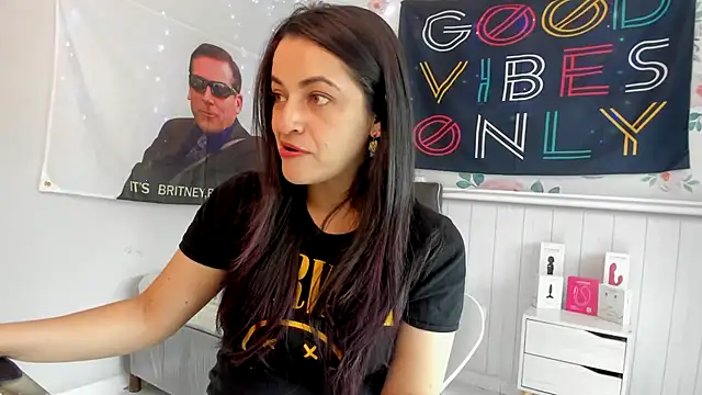 Snapshot of LovelyAzucena chatting on October 18, 3:13 pm LovelyAzucena online show from October 18, 3:13 pm