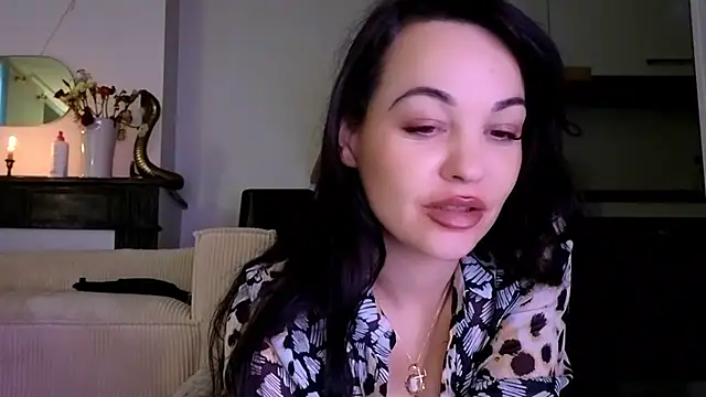 Snapshot of Lilie_romeo chatting on December 13, 4:05 pm Lilie romeo online show from December 13, 4:05 pm