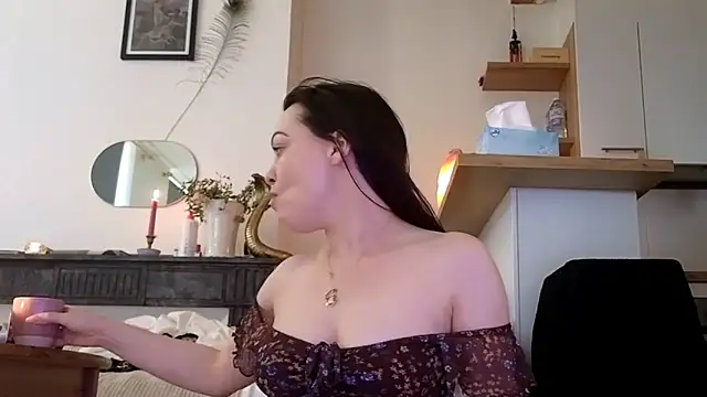 Snapshot of Lilie_romeo chatting on March 5, 3:40 pm Lilie romeo online show from March 5, 3:40 pm