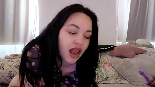 Snapshot of Lilie_romeo chatting on October 21, 10:38 am Lilie romeo online show from October 21, 10:38 am