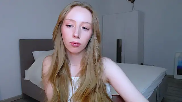 Luna insniity online show from December 12, 11:03 pm