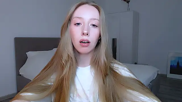 Luna insniity online show from December 28, 8:15 pm