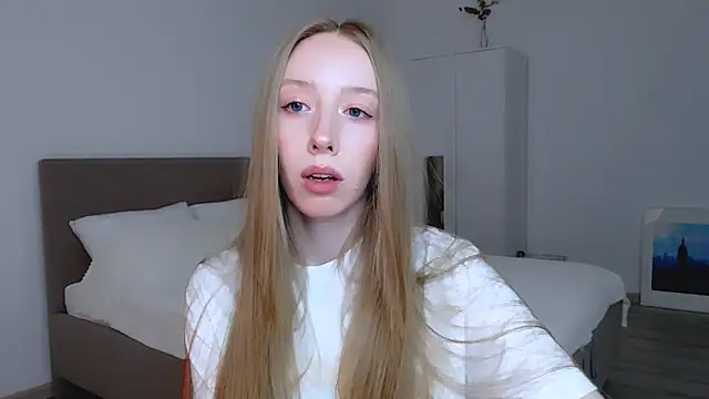 Luna insniity online show from January 25, 7:49 pm