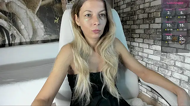 Eva Melow online show from October 6, 2:03 pm