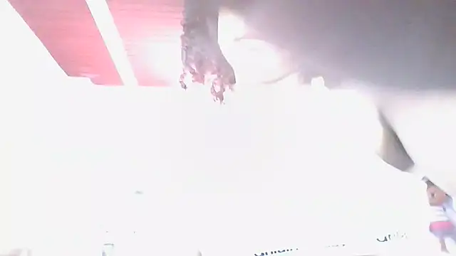 Snapshot of Eylend_Lisboa chatting on September 19, 2:29 pm Eylend Lisboa online show from September 19, 2:29 pm