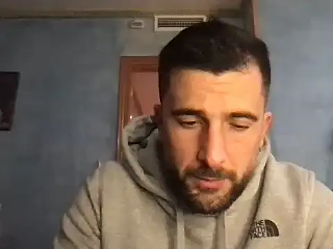 Snapshot of alex877x chatting on January 10, 3:27 pm alex877x online show from January 10, 3:27 pm