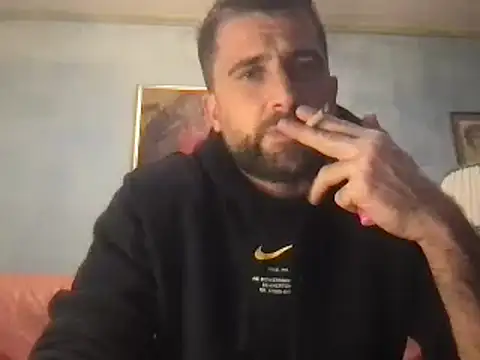 Snapshot of alex877x chatting on January 16, 11:58 am alex877x online show from January 16, 11:58 am