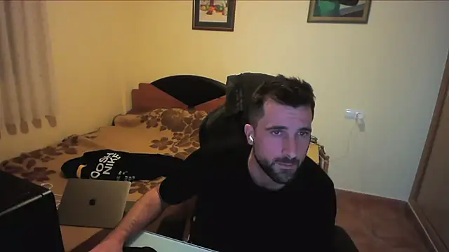 Snapshot of alex877x chatting on March 15, 5:59 pm alex877x online show from March 15, 5:59 pm