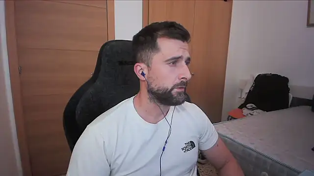 Snapshot of alex877x chatting on October 8, 9:01 pm alex877x online show from October 8, 9:01 pm