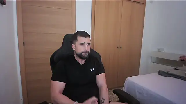 Snapshot of alex877x chatting on October 20, 8:59 am alex877x online show from October 20, 8:59 am