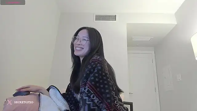 Snapshot of secretgirlfriendxo chatting on December 4, 11:52 am secretgirlfriendxo online show from December 4, 11:52 am