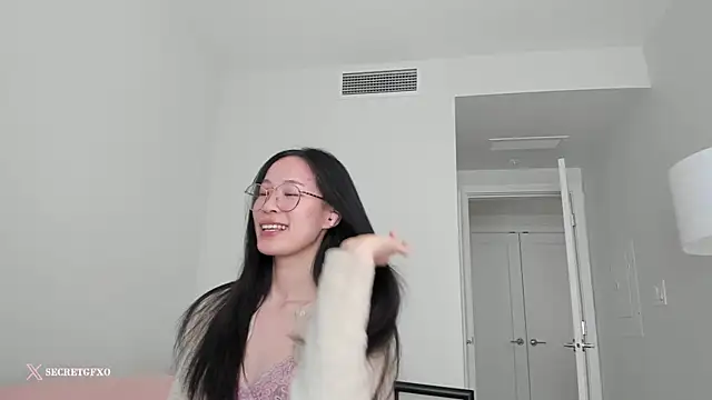 Snapshot of secretgirlfriendxo chatting on March 5, 11:38 pm secretgirlfriendxo online show from March 5, 11:38 pm