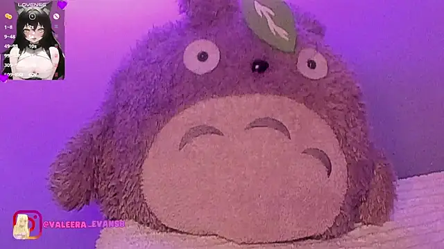 Snapshot of Valeera_Evans8 chatting on March 21, 5:11 am Valeera Evans8 online show from March 21, 5:11 am