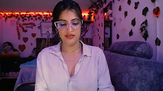 azahar  ziiz online show from March 3, 8:43 pm