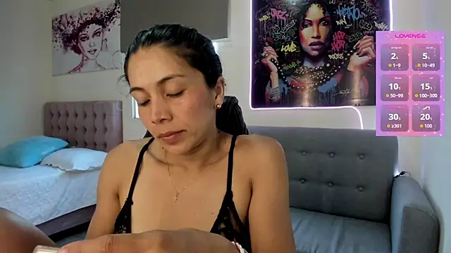 andykiuty online show from November 5, 8:31 pm