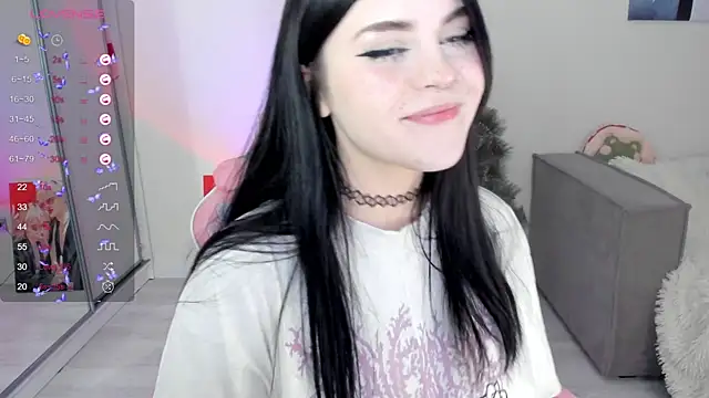 Snapshot of SelenaCute chatting on December 20, 5:14 am SelenaCute online show from December 20, 5:14 am