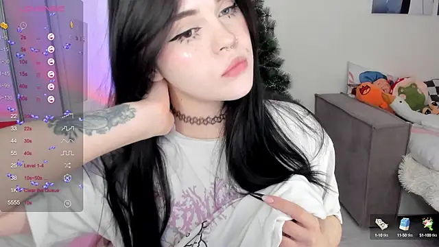 Snapshot of SelenaCute chatting on January 9, 5:13 am SelenaCute online show from January 9, 5:13 am