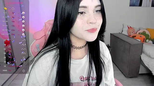 Snapshot of SelenaCute chatting on January 17, 5:11 am SelenaCute online show from January 17, 5:11 am