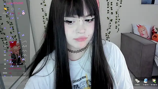 Snapshot of SelenaCute chatting on February 24, 9:43 am SelenaCute online show from February 24, 9:43 am