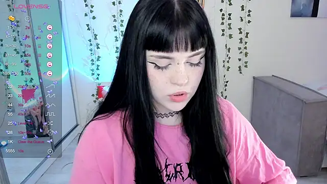 Snapshot of SelenaCute chatting on March 8, 5:07 am SelenaCute online show from March 8, 5:07 am