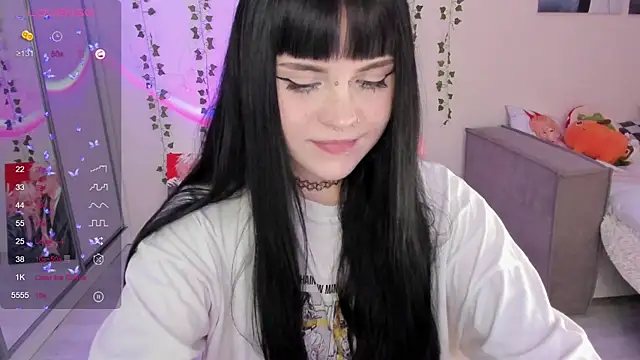 Snapshot of SelenaCute chatting on March 12, 7:13 am SelenaCute online show from March 12, 7:13 am