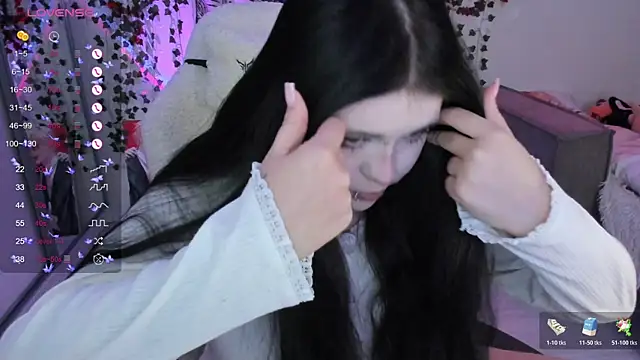 Snapshot of SelenaCute chatting on October 23, 4:34 am SelenaCute online show from October 23, 4:34 am