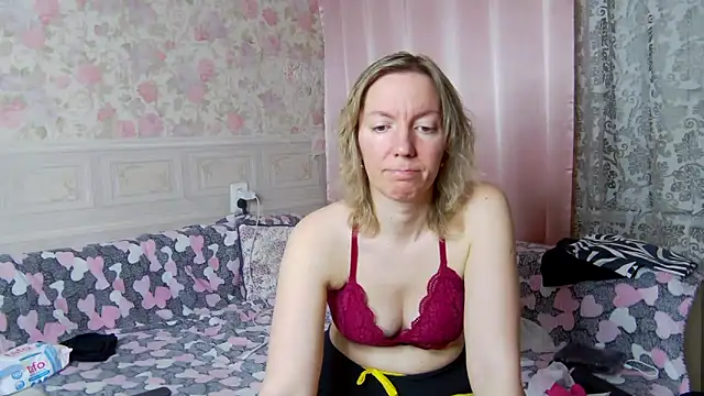 AmandaLisss online show from March 17, 11:00 pm