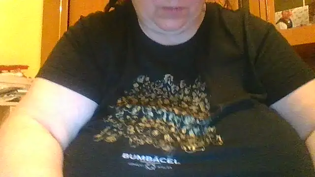 Snapshot of Nataliesbestjuggs chatting on November 14, 11:02 pm Nataliesbestjuggs online show from November 14, 11:02 pm