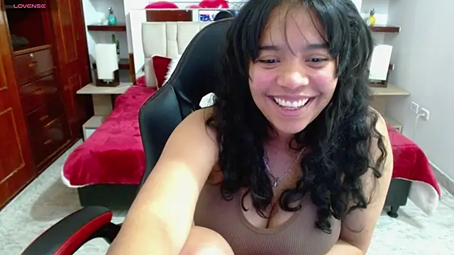 laureentt  online show from February 12, 6:19 am