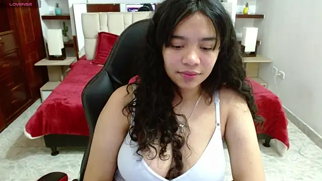 laureentt  online show from March 21, 3:12 am