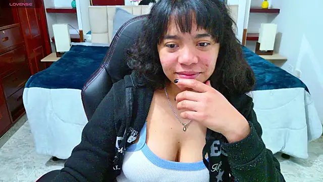 laureentt  online show from October 30, 3:08 am