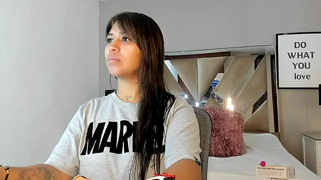 Snapshot of sharlott18 chatting on December 2, 11:56 am sharlott18 online show from December 2, 11:56 am