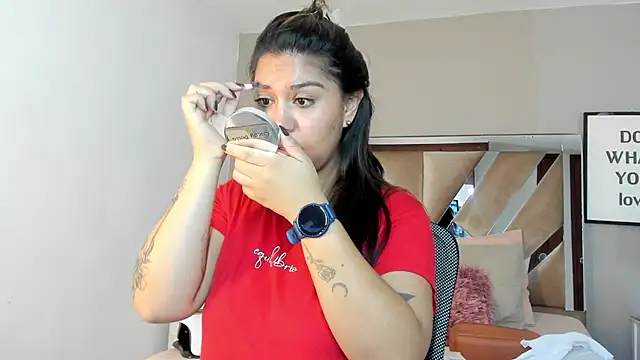 Snapshot of sharlott18 chatting on January 12, 12:12 pm sharlott18 online show from January 12, 12:12 pm