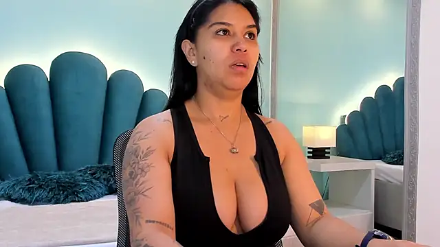 Snapshot of sharlott18 chatting on October 27, 1:37 pm sharlott18 online show from October 27, 1:37 pm