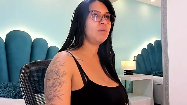 Snapshot of sharlott18 chatting on November 12, 1:55 pm sharlott18 online show from November 12, 1:55 pm