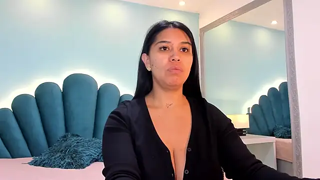 Snapshot of sharlott18 chatting on November 28, 12:52 pm sharlott18 online show from November 28, 12:52 pm