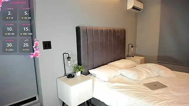 Snapshot of HOT_LADY_777 chatting on January 23, 1:19 am HOT LADY 777 online show from January 23, 1:19 am