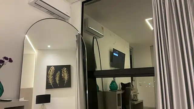 Snapshot of HOT_LADY_777 chatting on January 30, 6:03 am HOT LADY 777 online show from January 30, 6:03 am