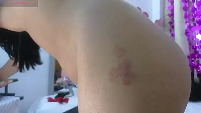 Snapshot of lovely_trix chatting on February 28, 9:44 pm lovely trix online show from February 28, 9:44 pm