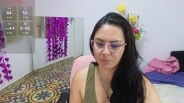 Snapshot of lovely_trix chatting on September 16, 2:51 pm lovely trix online show from September 16, 2:51 pm