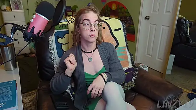 Linzy 19 online show from March 4, 5:56 pm