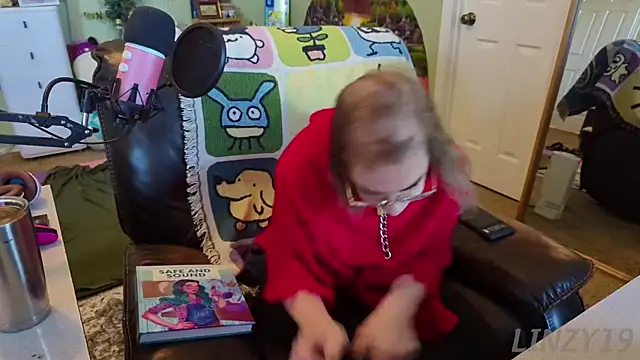 Linzy 19 online show from March 10, 4:35 pm