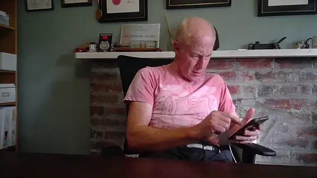 Snapshot of jiggy77777 chatting on December 3, 2:36 am jiggy77777 online show from December 3, 2:36 am