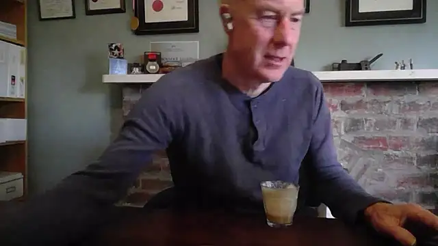 Snapshot of jiggy77777 chatting on December 9, 9:58 pm jiggy77777 online show from December 9, 9:58 pm