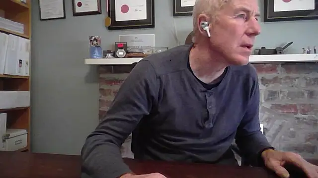 Snapshot of jiggy77777 chatting on December 10, 10:58 pm jiggy77777 online show from December 10, 10:58 pm