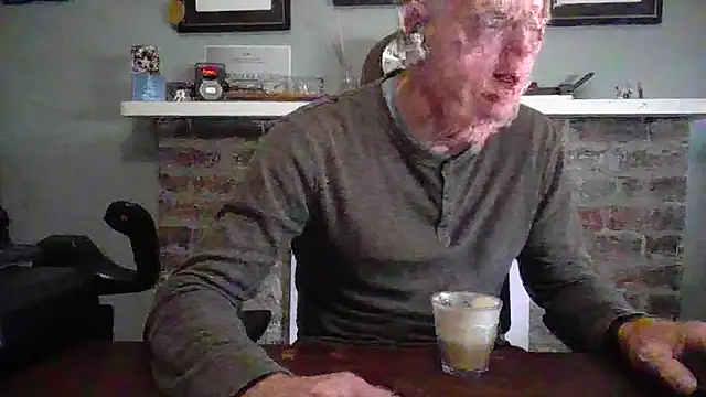 Snapshot of jiggy77777 chatting on January 1, 10:13 pm jiggy77777 online show from January 1, 10:13 pm