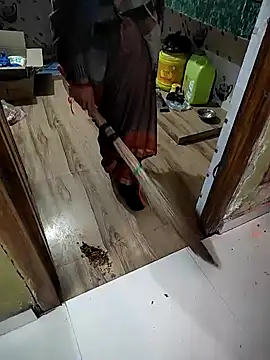 COUPLLE VILLAGE online show from January 6, 3:31 am