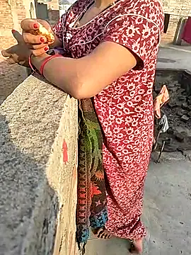 COUPLLE VILLAGE online show from February 15, 10:55 am